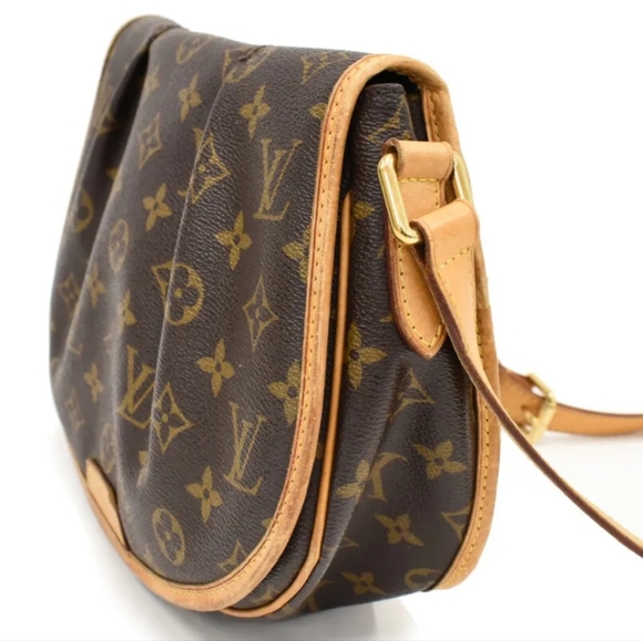 Louis Vuitton Monogram Menilmontant PM - Picture 2 of 16